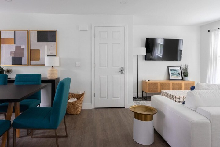 Image of 3br heart of Newport mins to Airport middletown