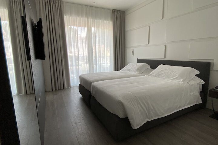 Room 21 of 89