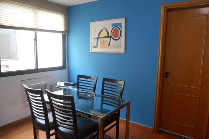 Room 6 of 16