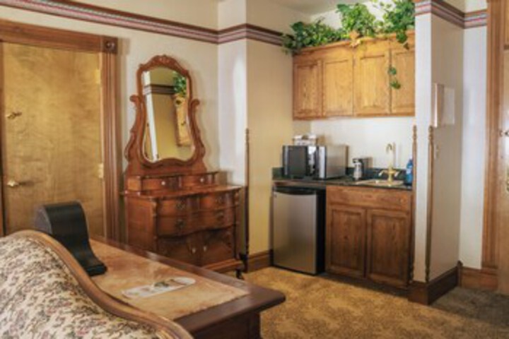 Room 43 of 150