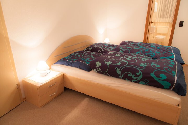 Room 5 of 68