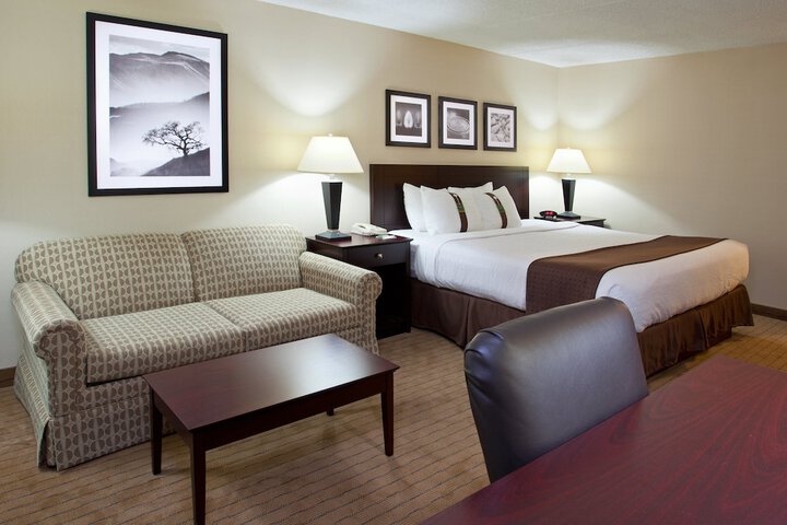 2 Queen Beds (6 of 19)