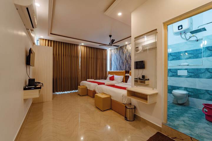 Room 8 of 17