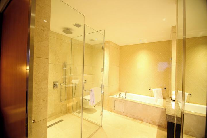 Room 21 of 61