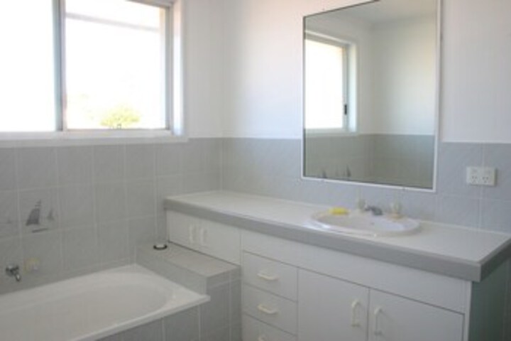 Room 2 of 10