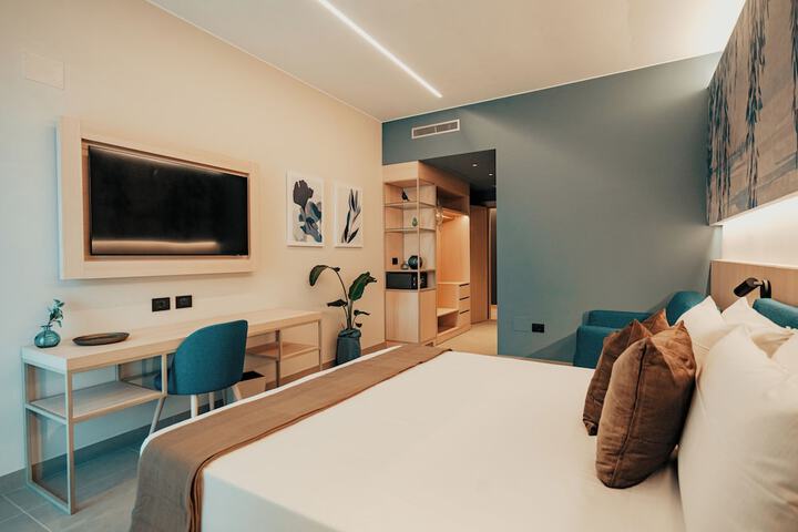 Room 11 of 107