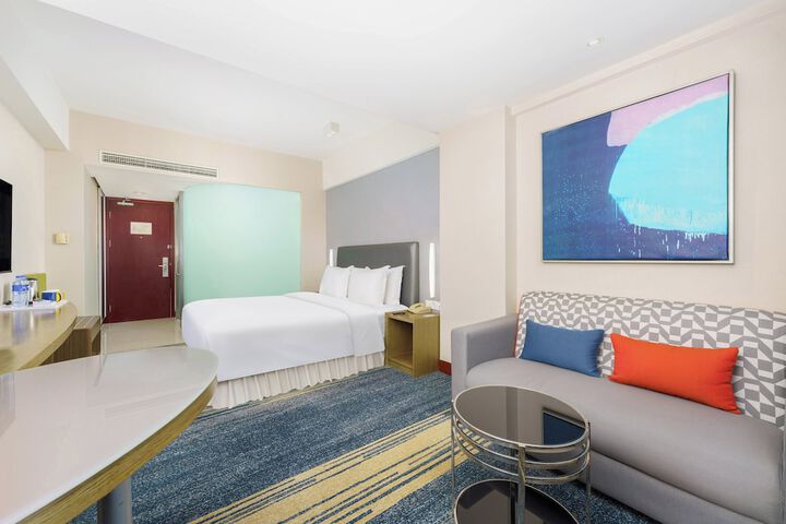 Room 11 of 68