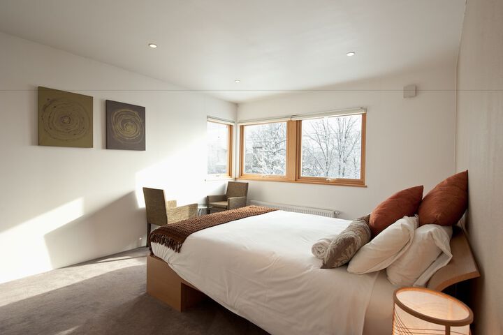 Room 9 of 35
