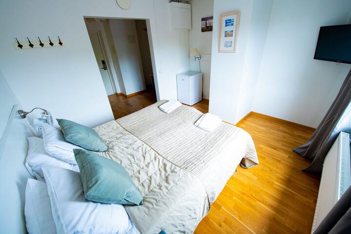 Room 7 of 24