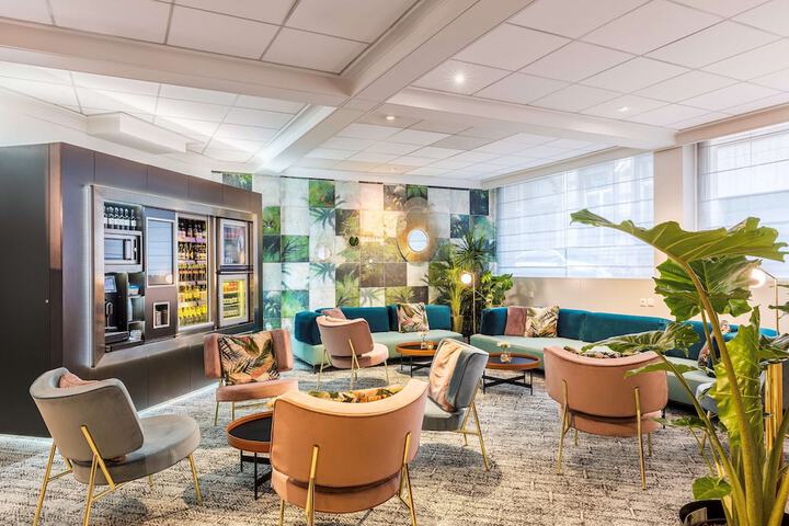 Guest Lobby