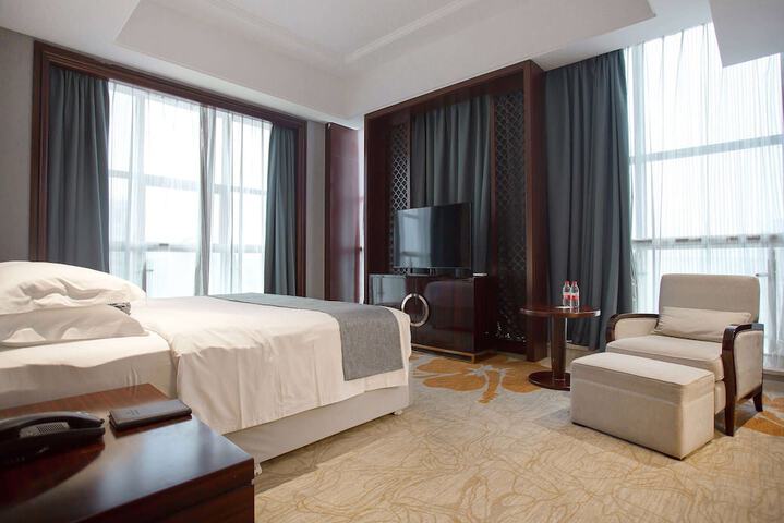 Room 12 of 19