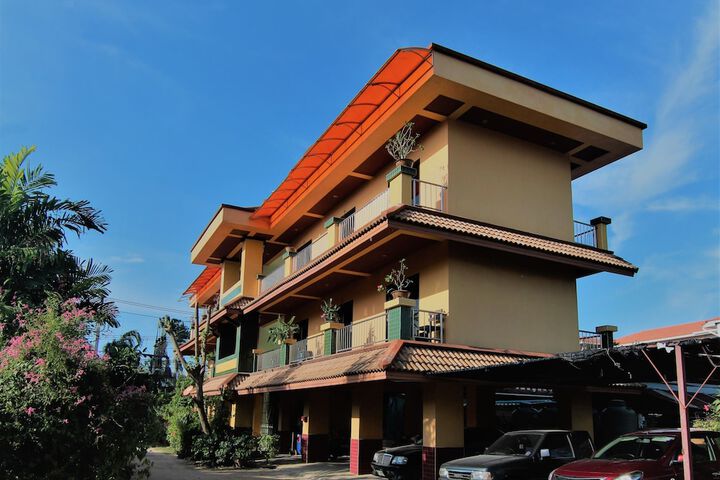 Hotel 6 of 8