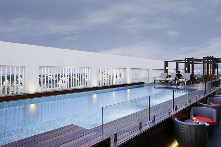 Hotel Pool