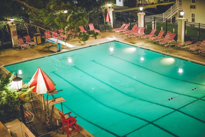 Pool 50 of 77