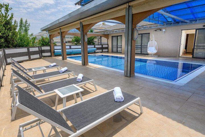 Pool 46 of 70