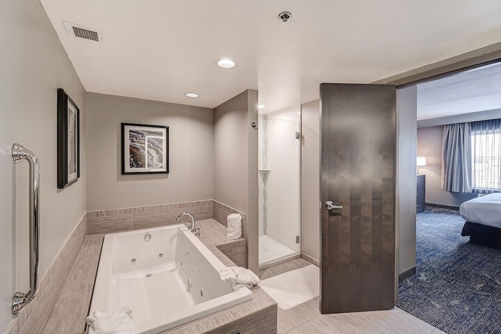 Jetted tub