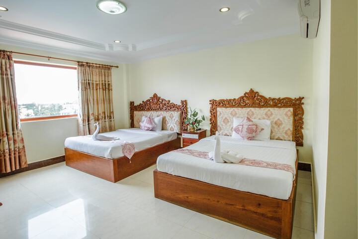 Room 8 of 35