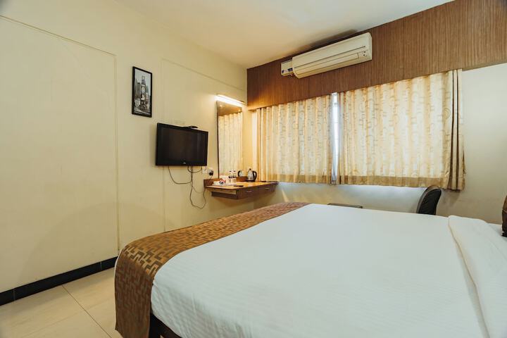 Room 8 of 30