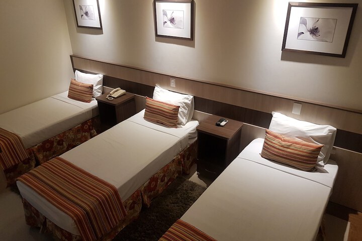 Room 32 of 53