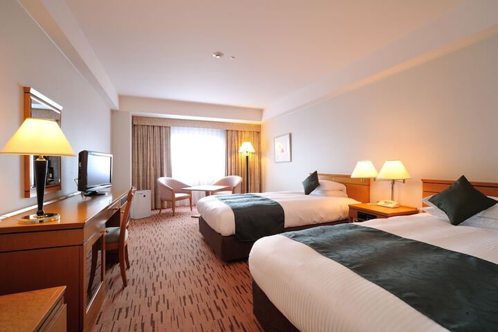 Room 6 of 35