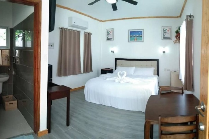 Room 4 of 30