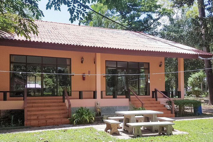Hotel Exterior 70 of 74