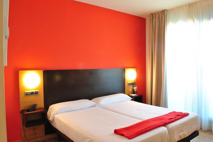 Room 16 of 168
