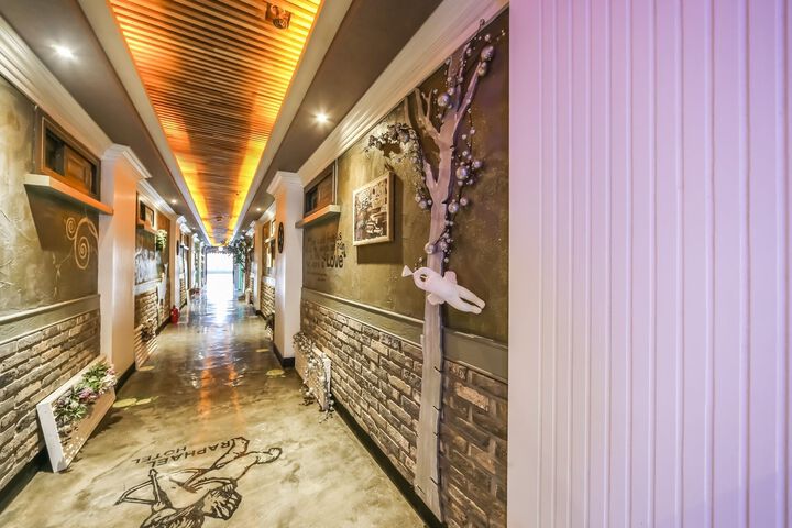 Hotel Interior 13 of 80