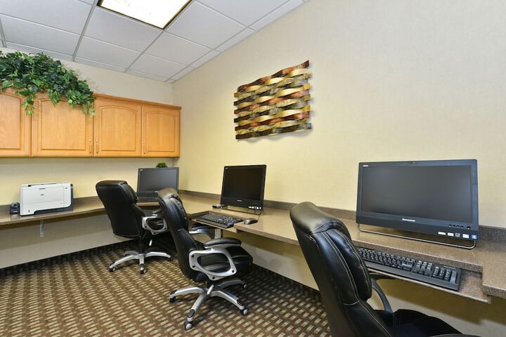 Business Center 240 of 261