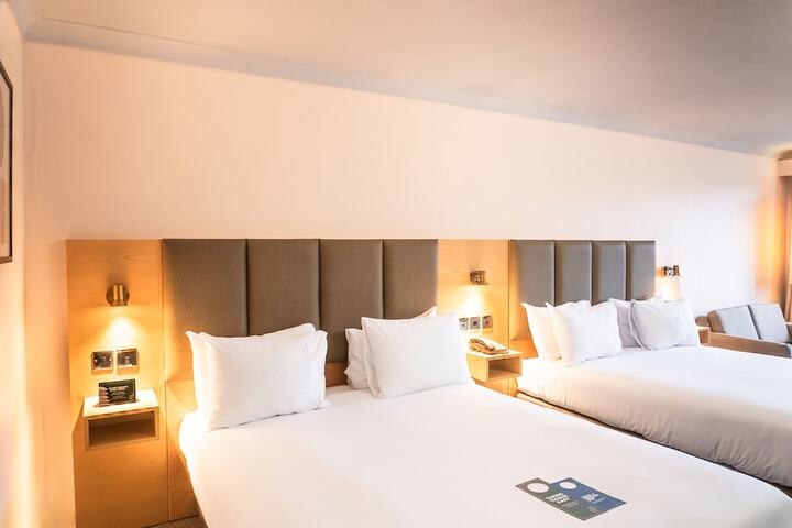 Room 46 of 190