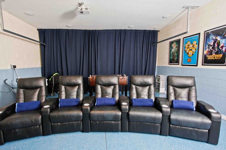 Entertainment 39 of 43