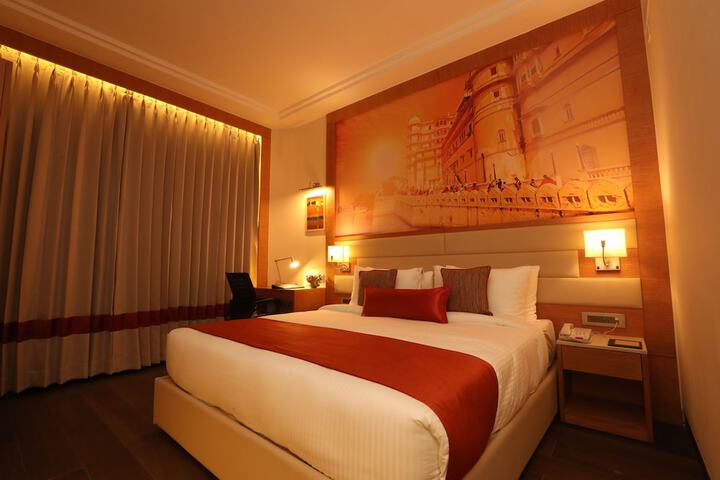 Room 4 of 24