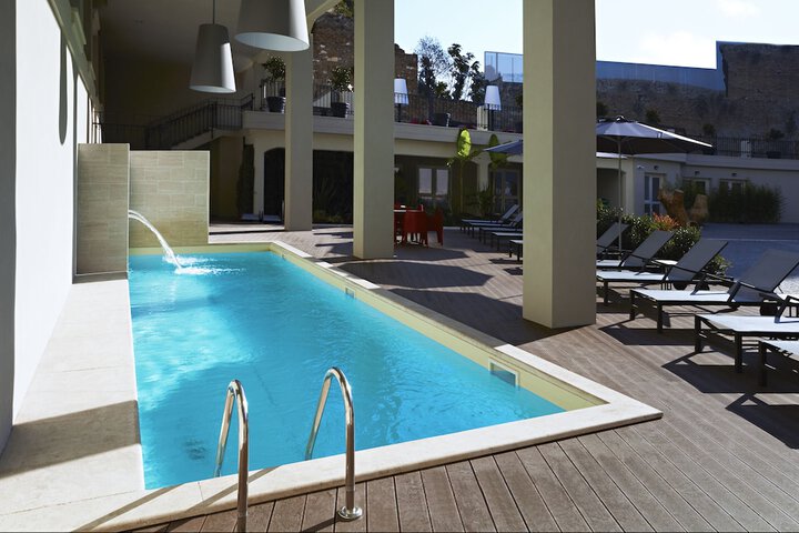 Pool 34 of 111