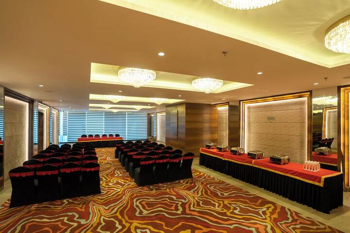 Ballroom/Hall 50 of 60