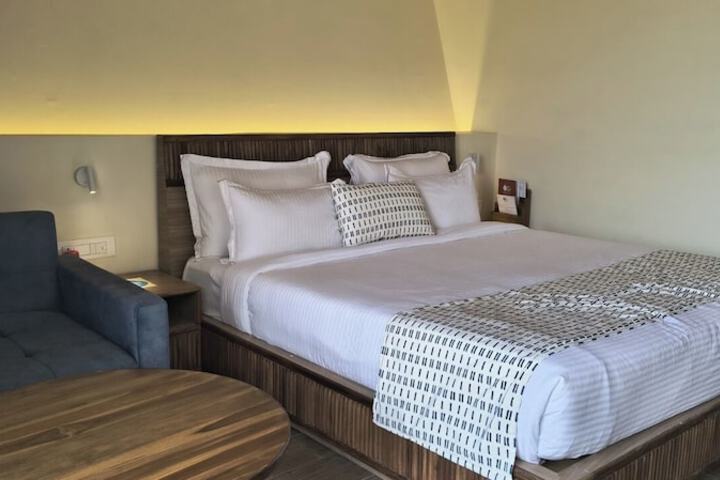 Room 14 of 64