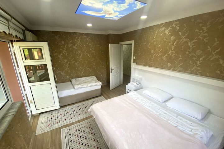 Room 45 of 166
