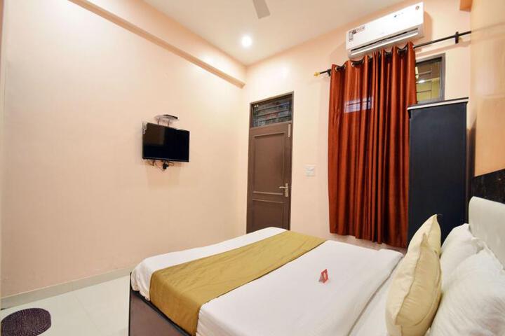 OYO 8452 HOTEL NEW ARYA 2