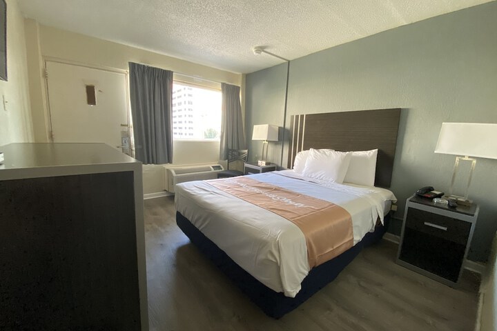 2 Queen Beds (4 of 41)
