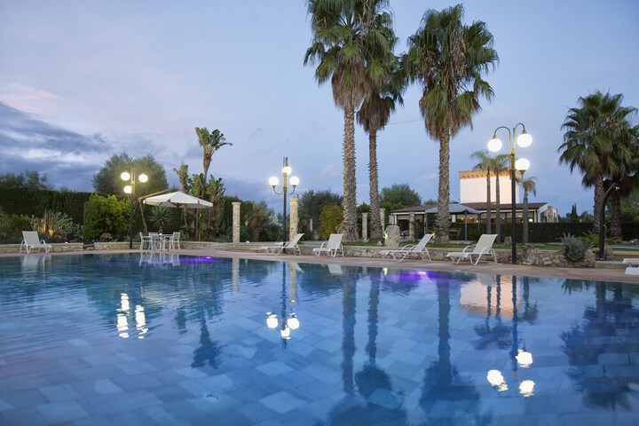 Pool 39 of 62