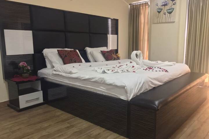 Room 11 of 36