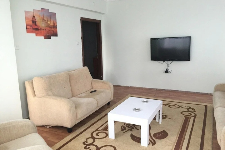 Room 4 of 10