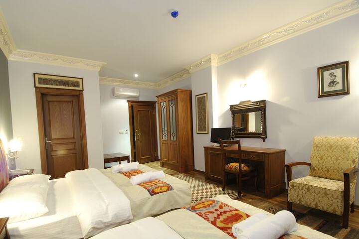 Room 13 of 50