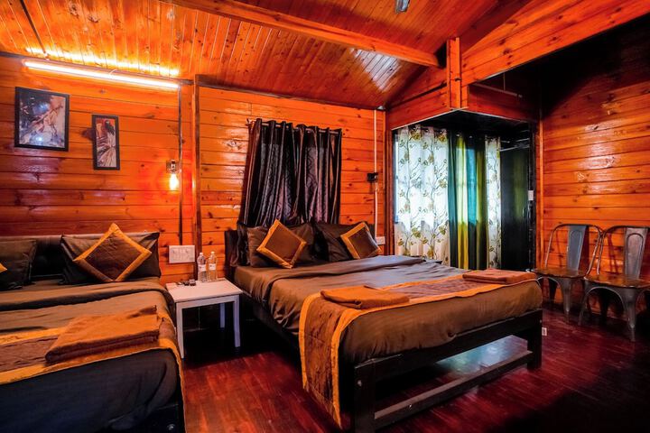 Room 27 of 46