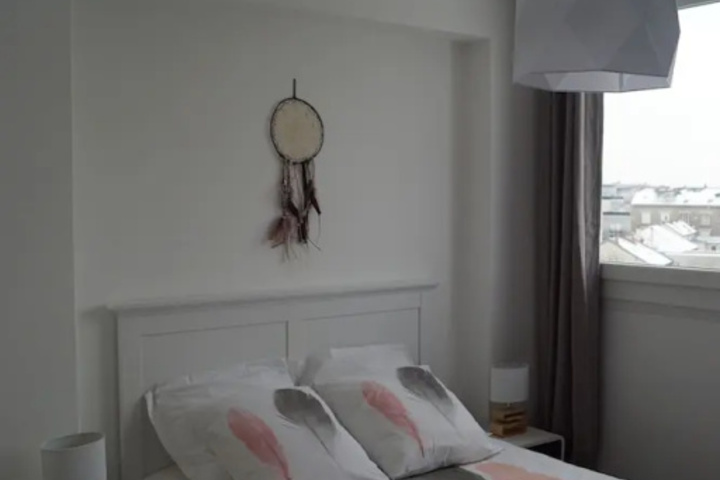 Room 4 of 11