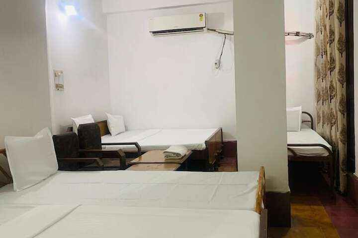 Room 16 of 60