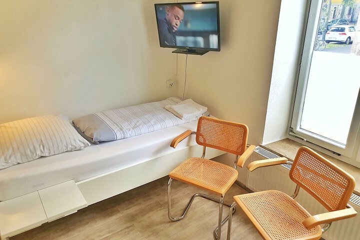 Room 24 of 156