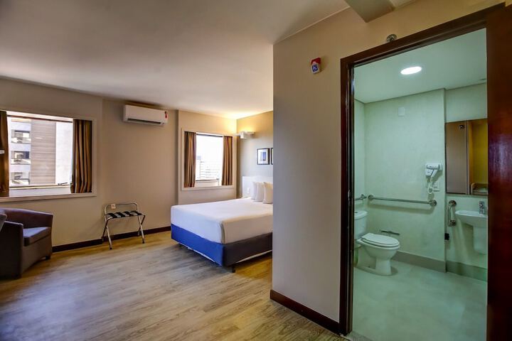Room 9 of 62