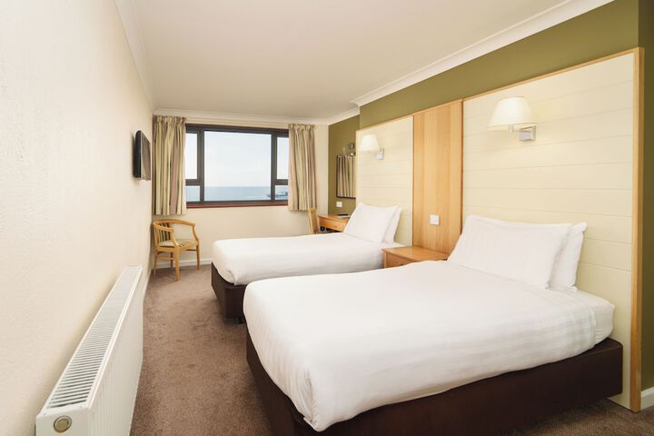 Room 27 of 89