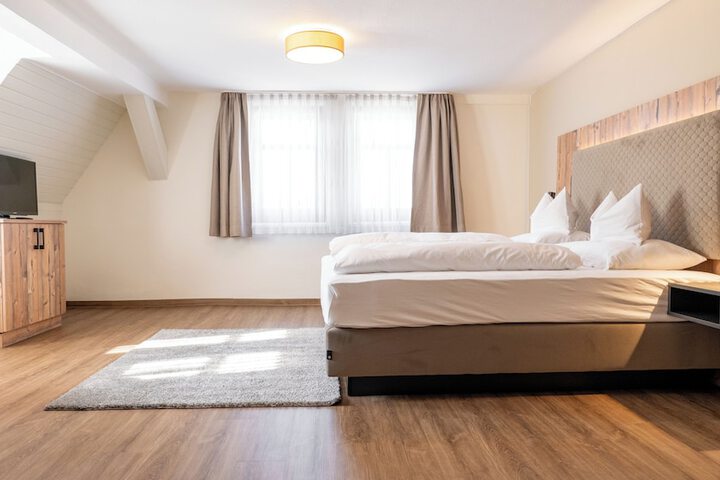 Room 34 of 125