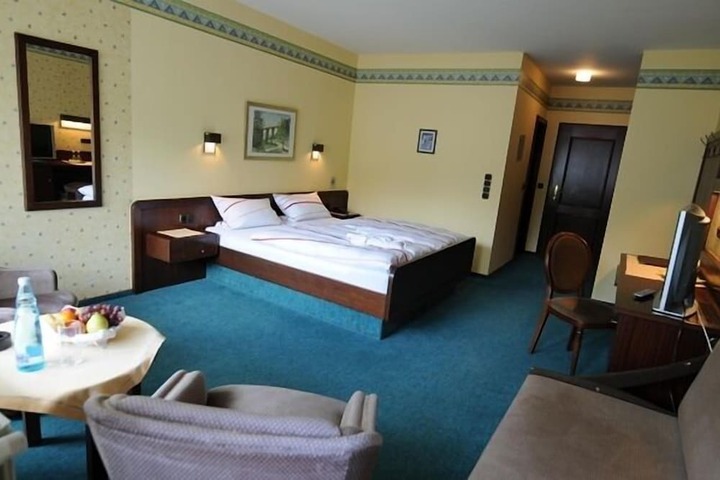 Room 3 of 31